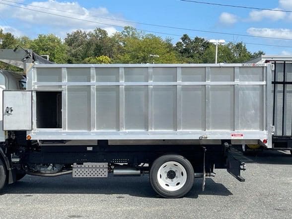 2024 Isuzu NRR image 20