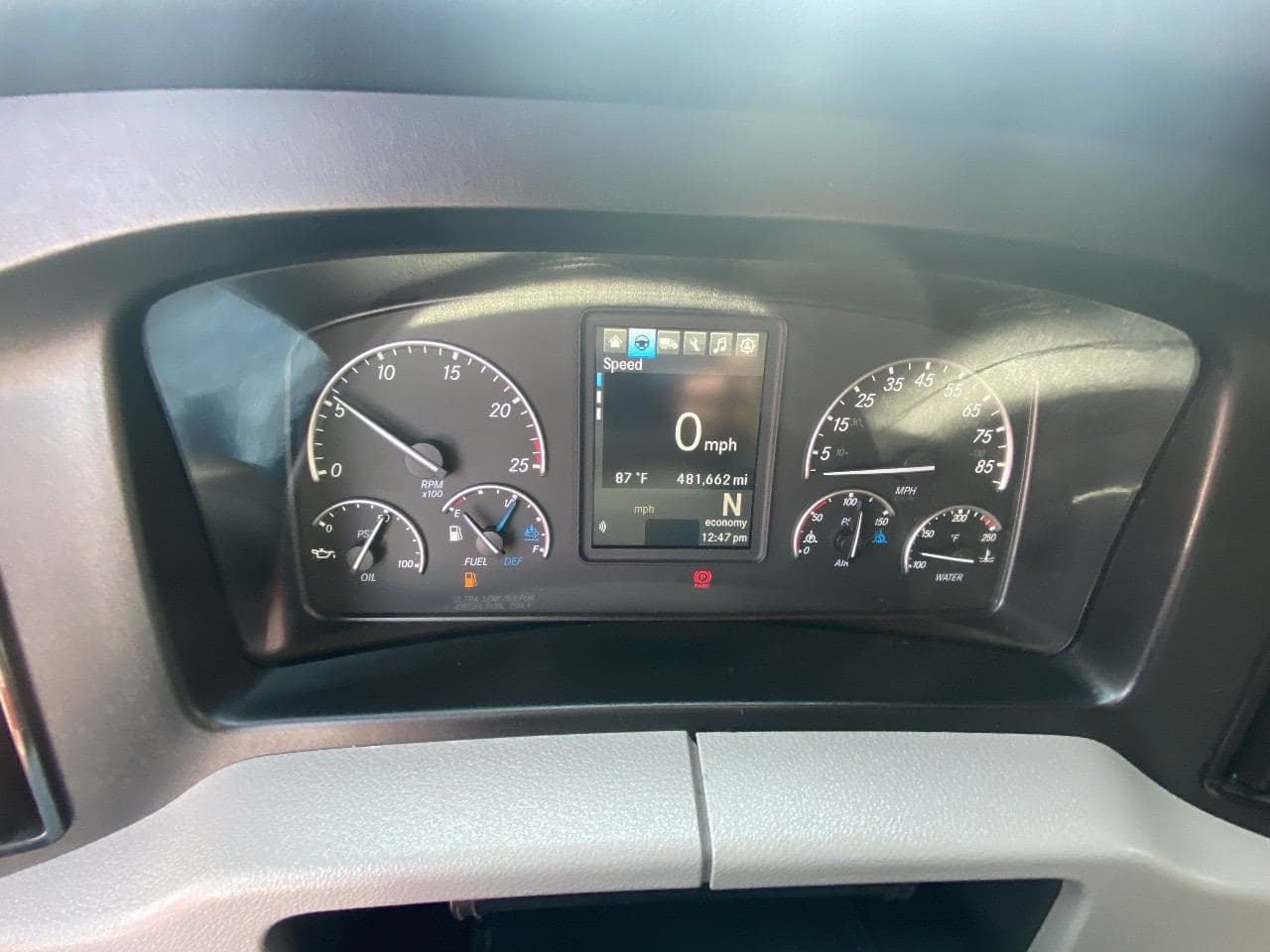 2021 Freightliner Cascadia image 9