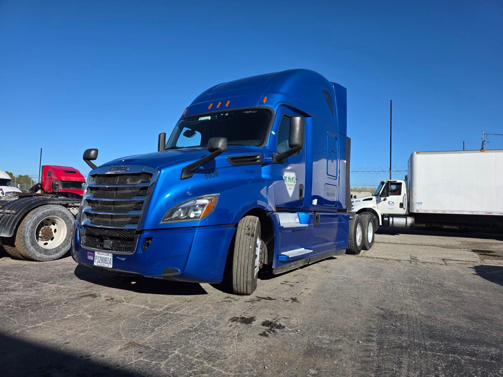 2020 Freightliner Cascadia image 2