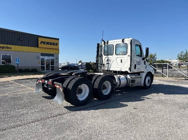 2021 Freightliner Cascadia image 8