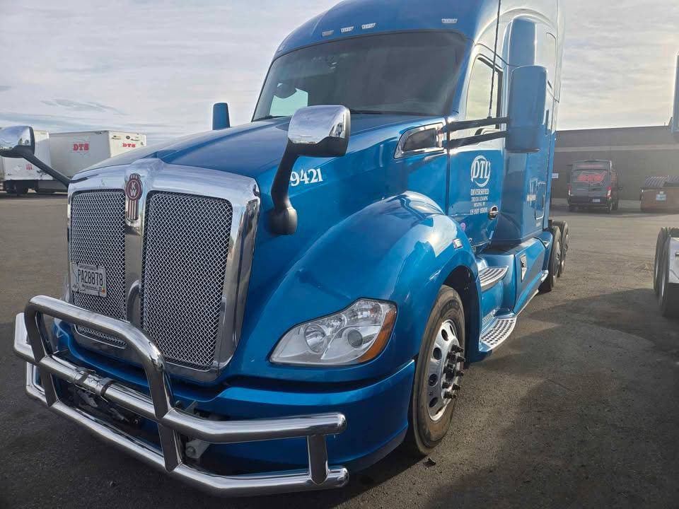 2019 Kenworth T680 image 2