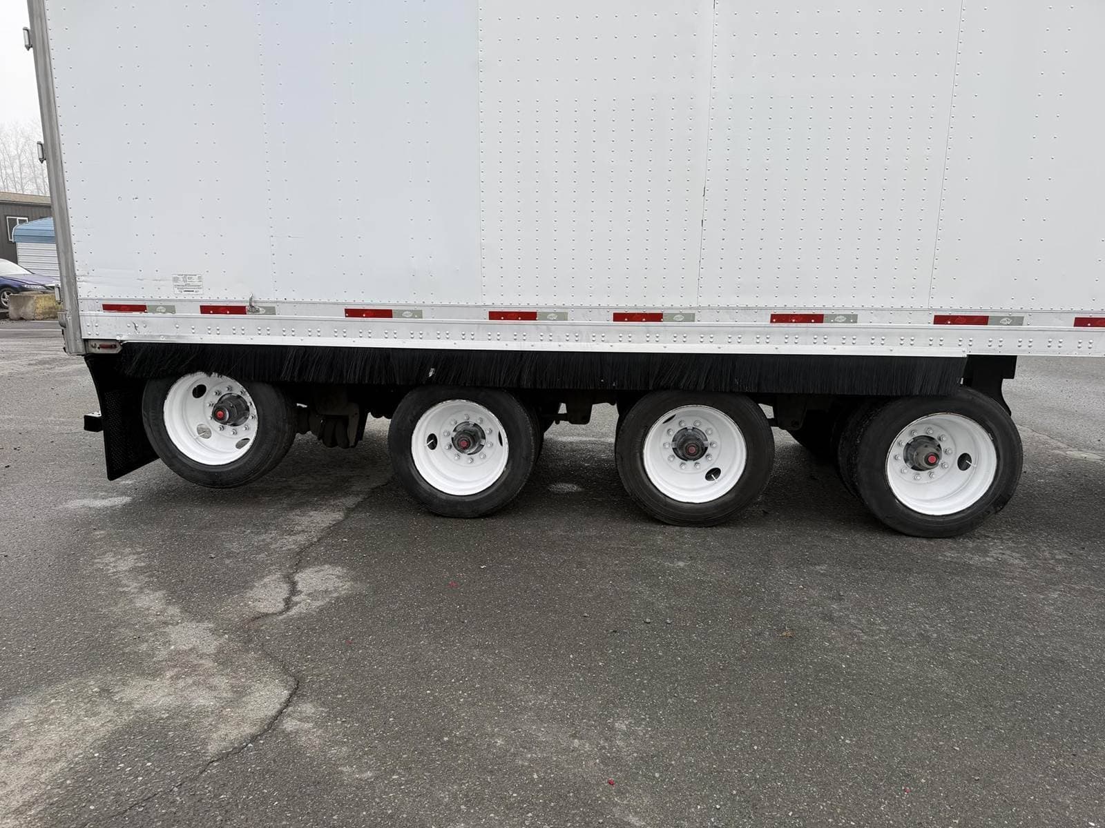 2017 Utility 4000DX 53 ft Dry Van Trailer image 6