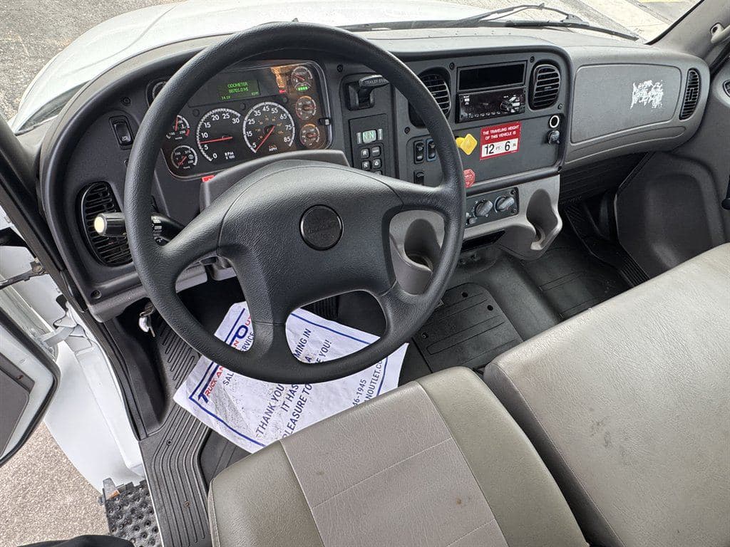 2018 Freightliner M2-106 image 57