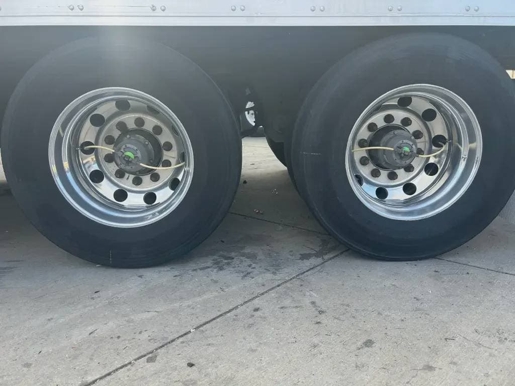 2022 Utility 3000R image 2