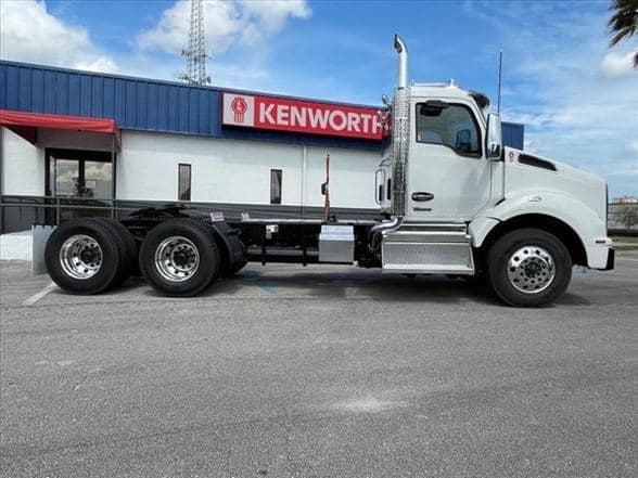 2025 Kenworth T880 image 8
