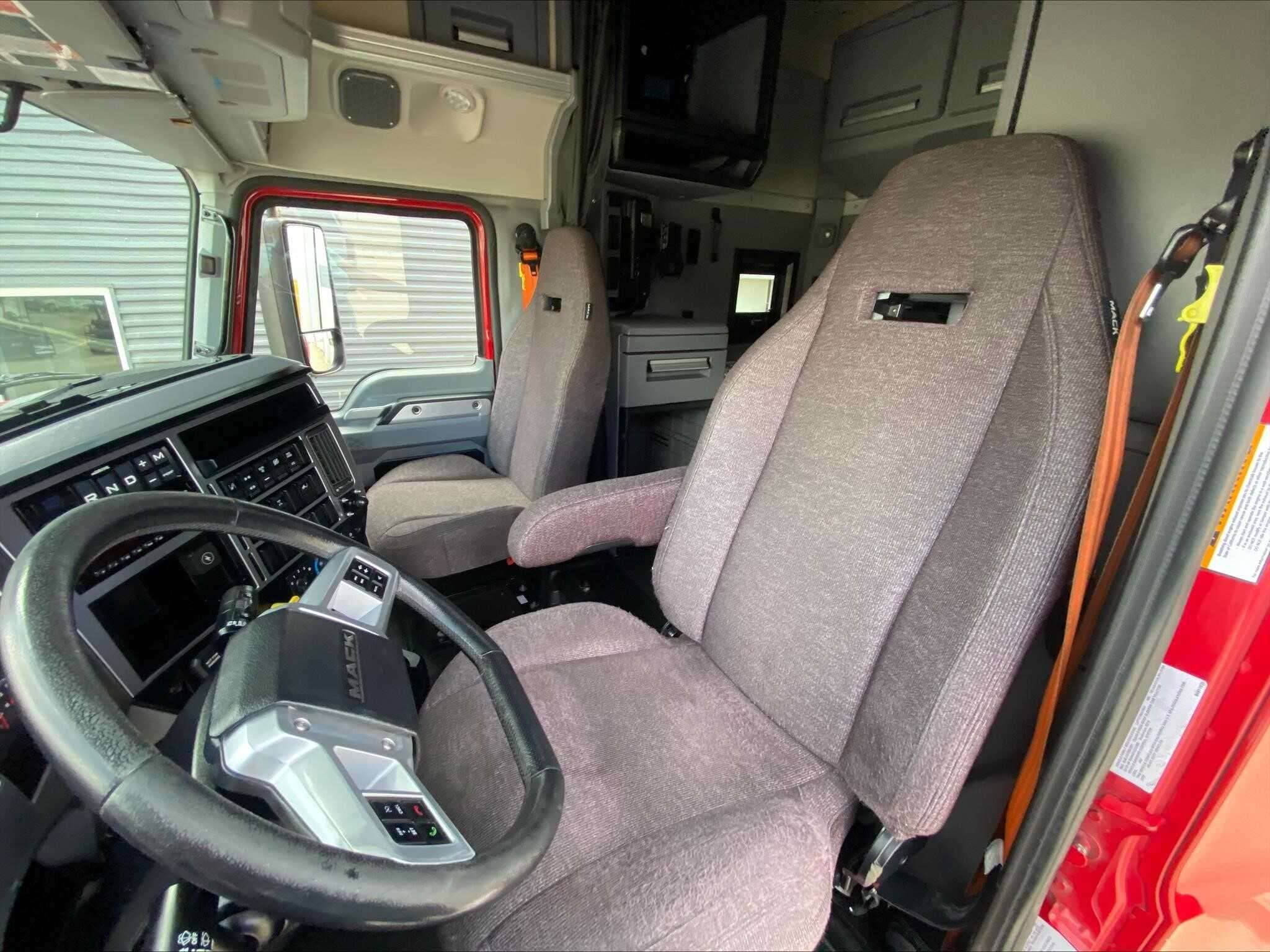 Used 2020 MACK ANTHEM Conventional - Sleeper Truck in Tulsa, OK image 12