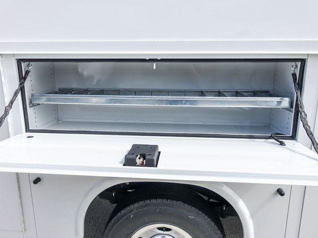 2025 Chevrolet Express 3500 Work Van Cutaway image 11