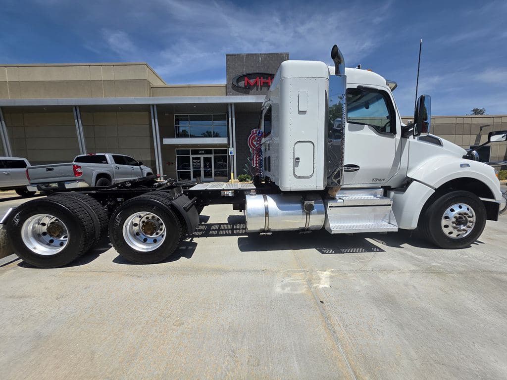 Used 2022 KENWORTH T880S image 11
