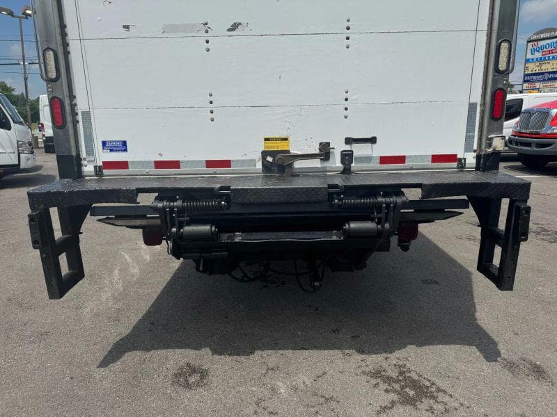 2017 International 4300 image 12