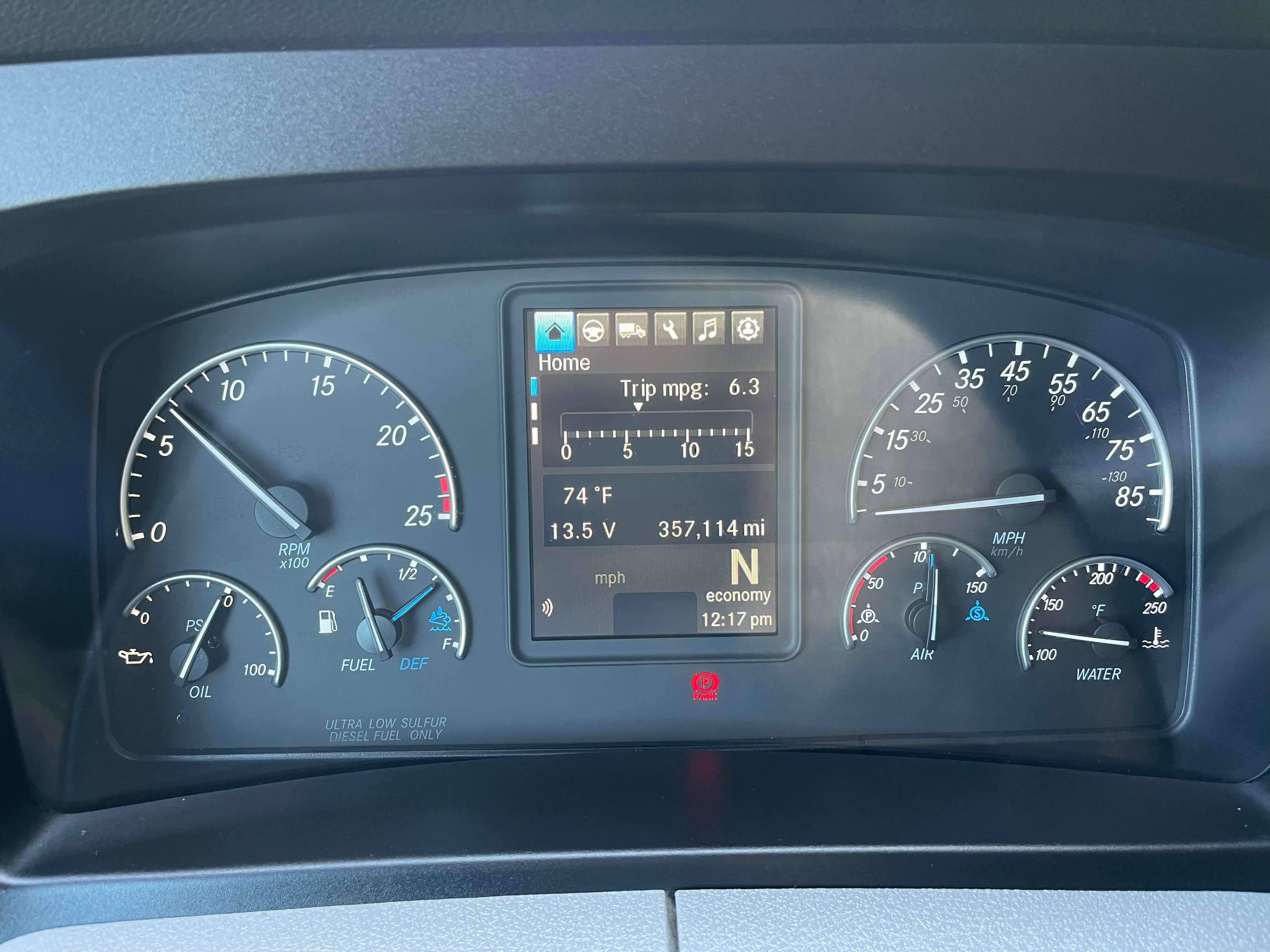 2022 Freightliner Cascadia 126 image 13