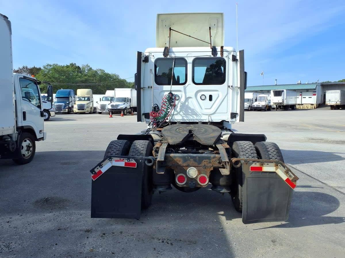 2018 Freightliner Cascadia image 4