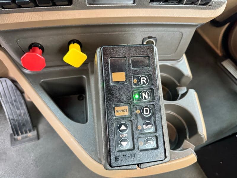 2015 Kenworth T880 image 31