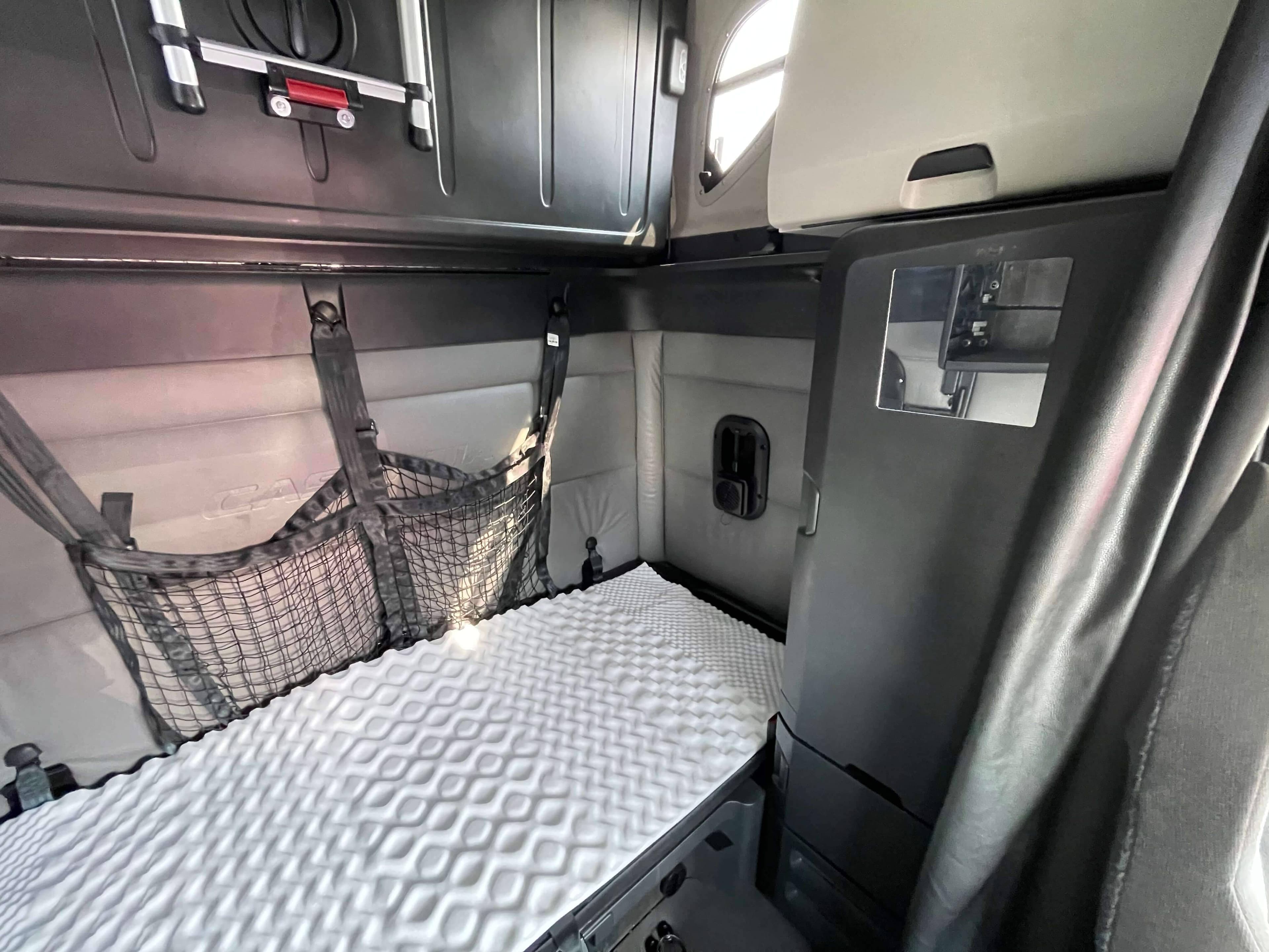 2022 Freightliner Cascadia 126 image 18