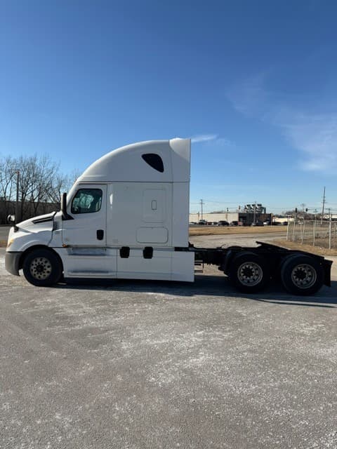 2021 Freightliner Cascadia image 9
