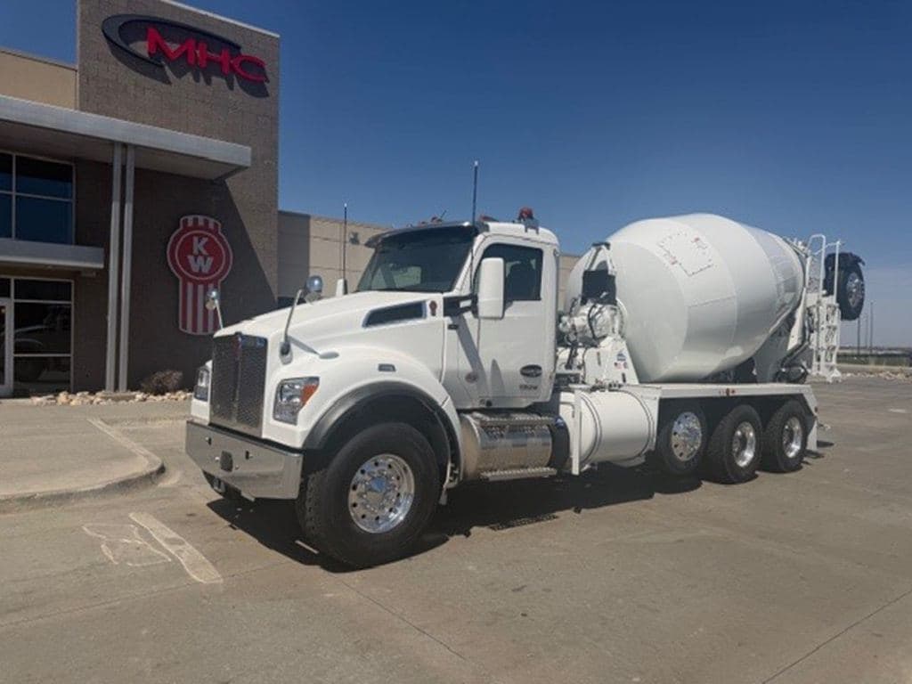 New 2026 KENWORTH T880 image 15