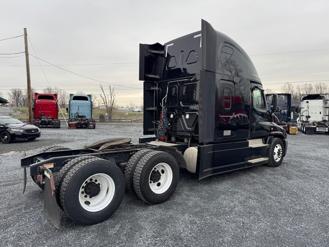 Used 2019 FREIGHTLINER Conventional - Sleeper Truck - Cascadia For Sale image 4
