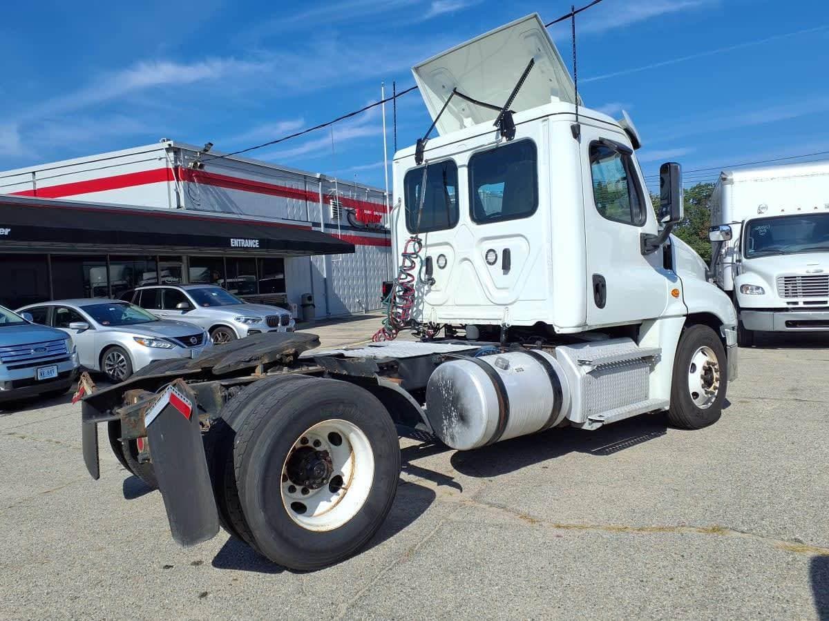 2020 Freightliner Cascadia image 4