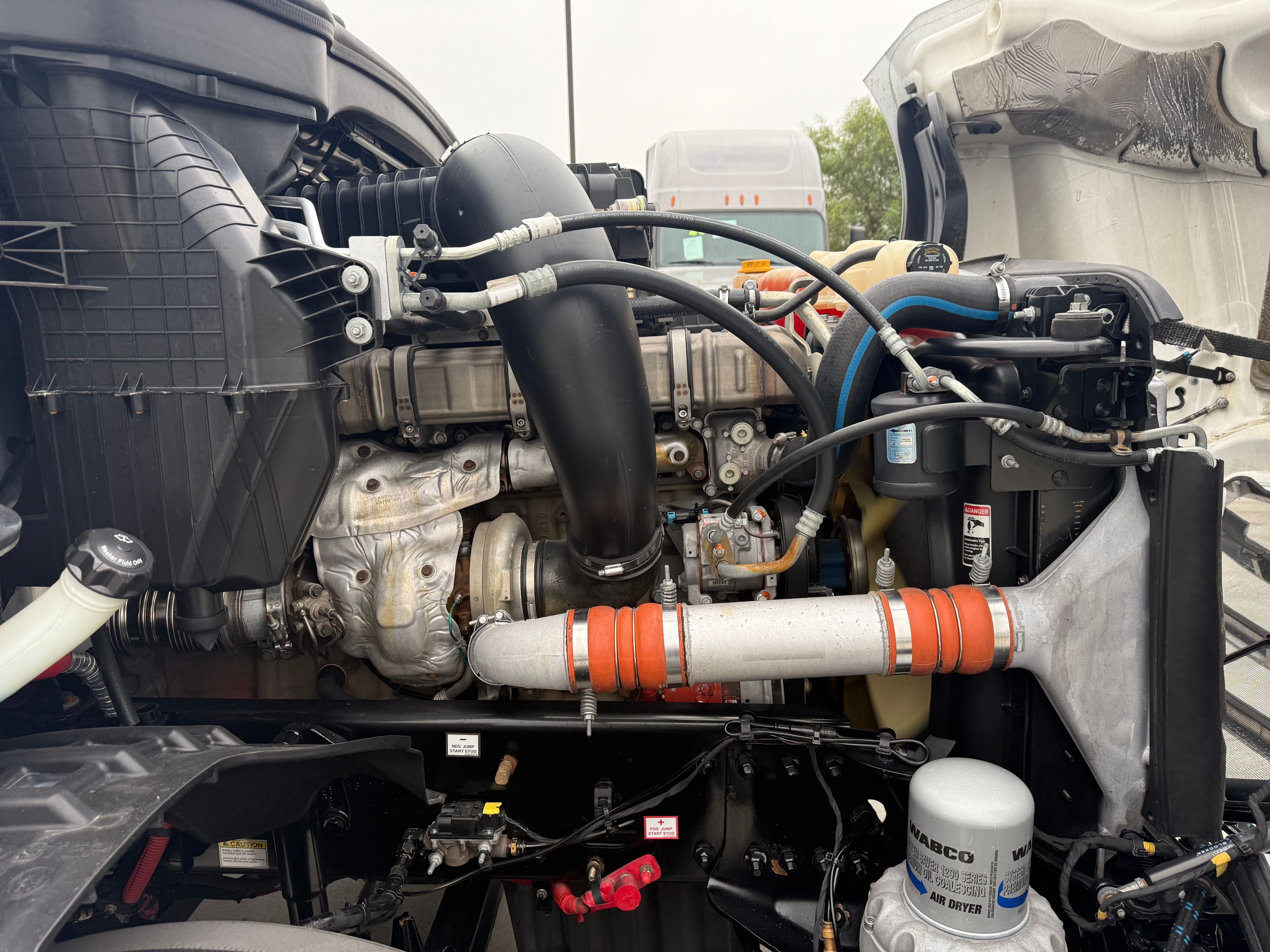 2019 Freightliner Cascadia 126 image 9