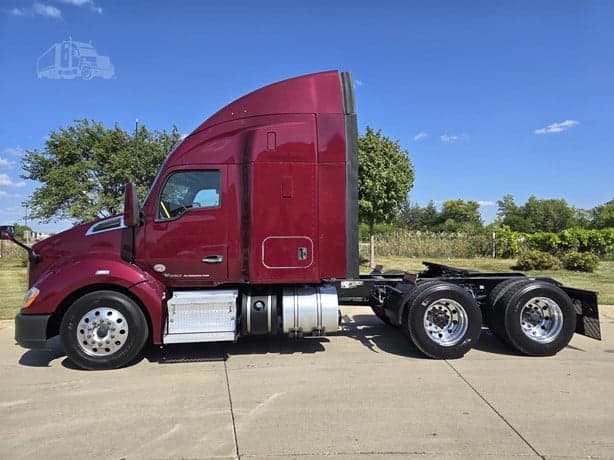 2021 Kenworth T680 image 4