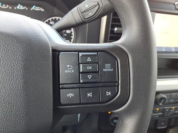 2025 Ford F550 image 13