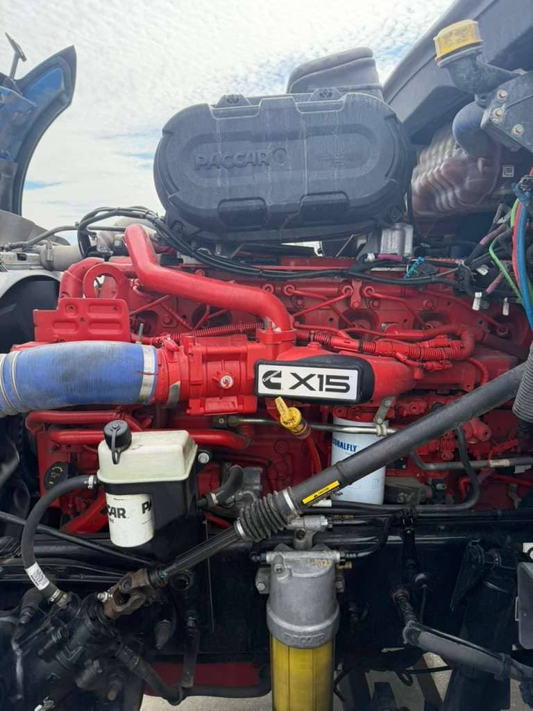 2023 Peterbilt 579 image 8