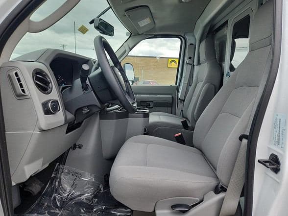 2025 Ford E350 SD image 7