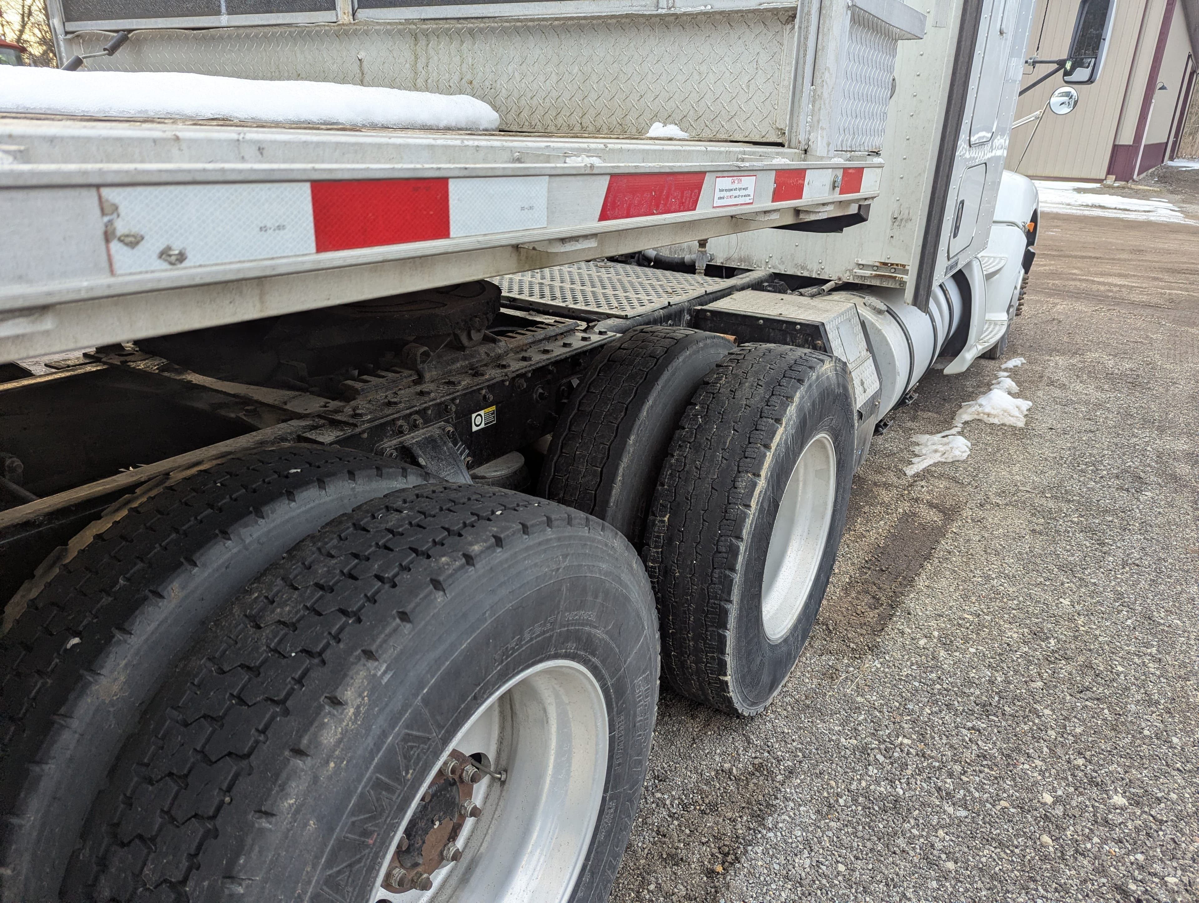 2014 Kenworth T6 Series image 8