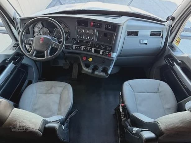 2021 Kenworth T880 image 3