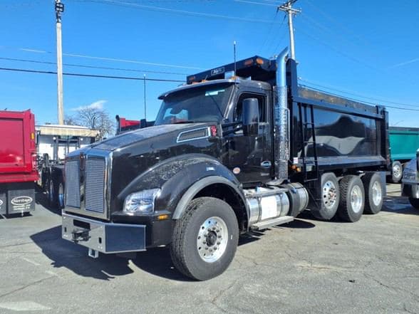 2025 Kenworth T880 image 2