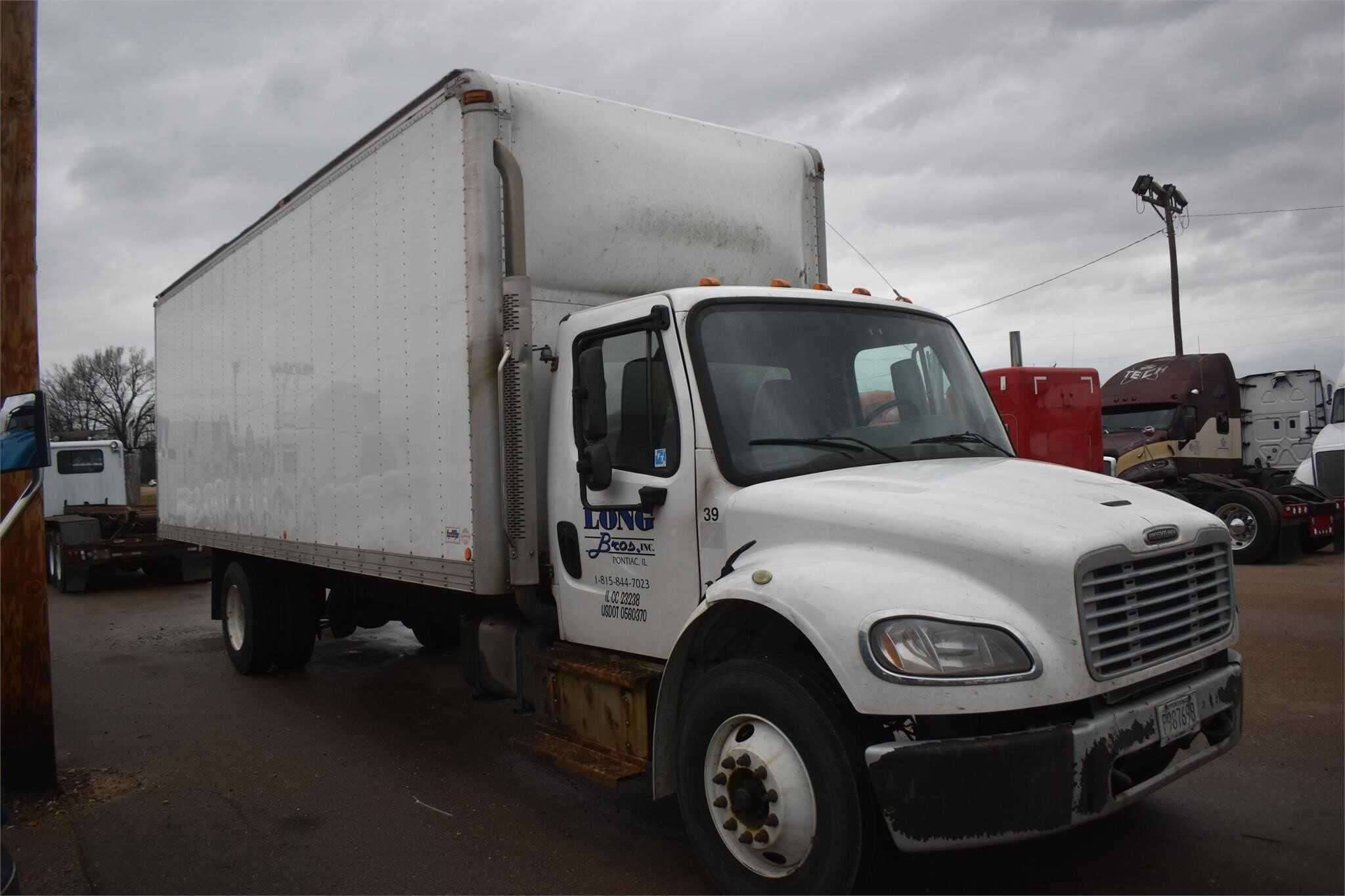 2019 Freightliner M2 image 2