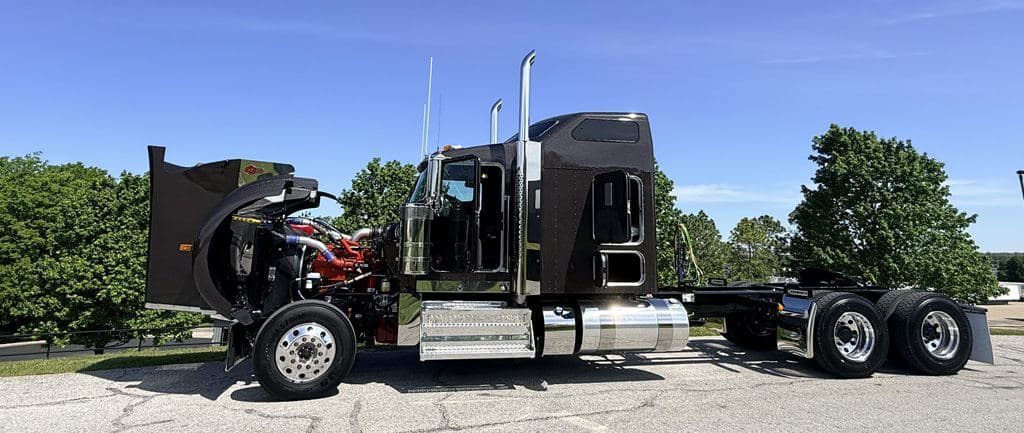 New 2027 KENWORTH W900L image 13