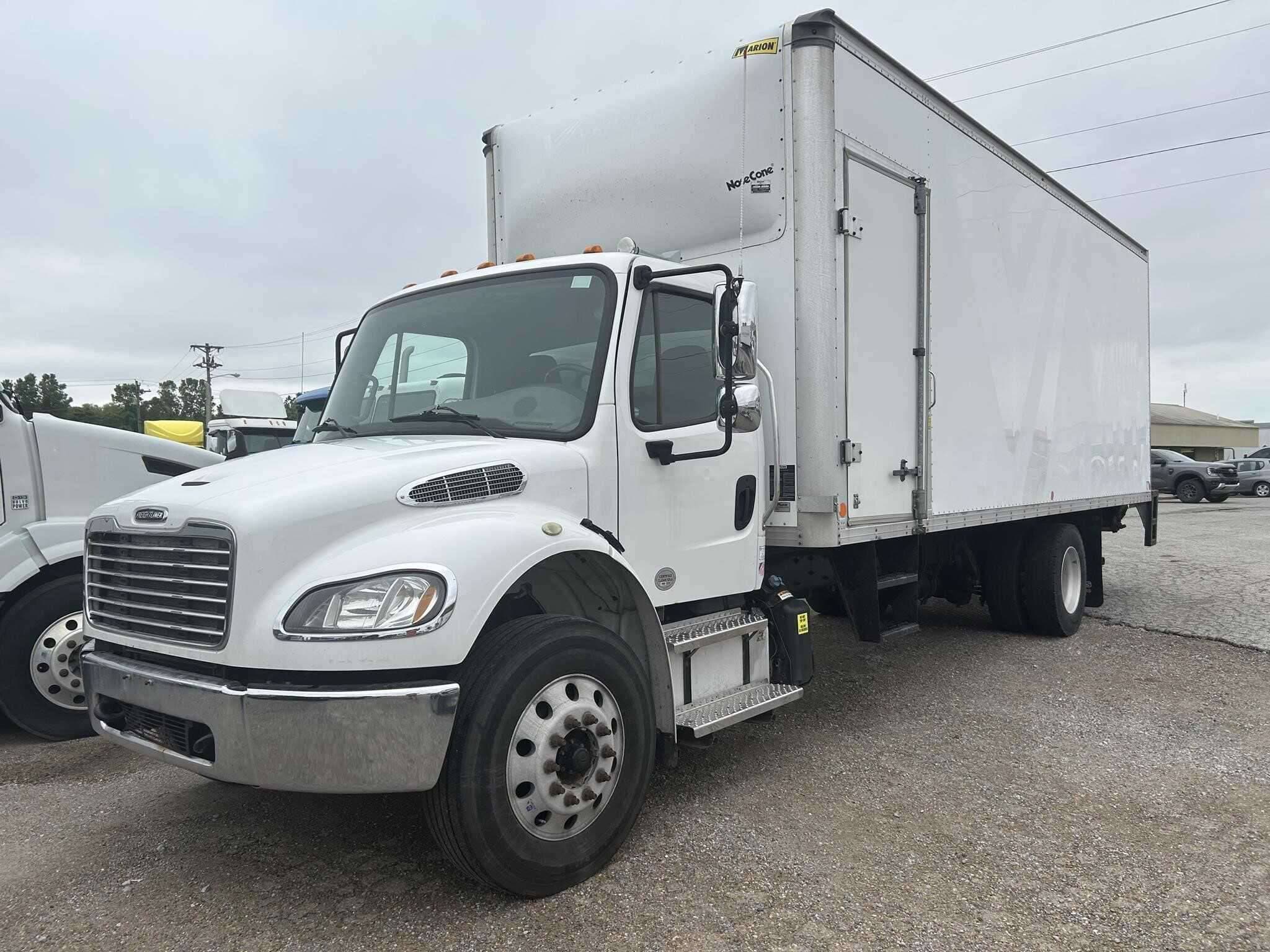 2019 Freightliner M2 image 5