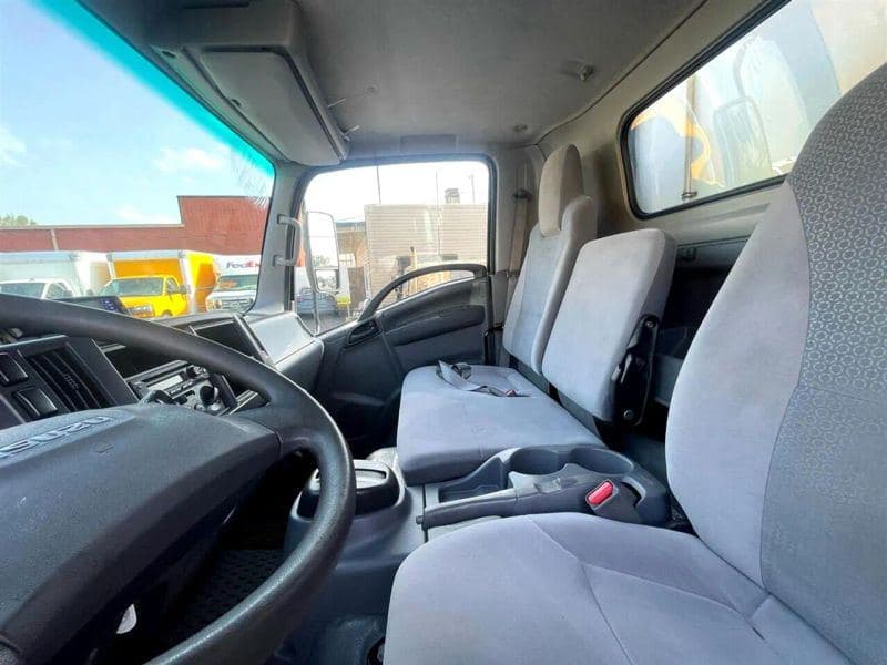 2019 Isuzu NPR image 12