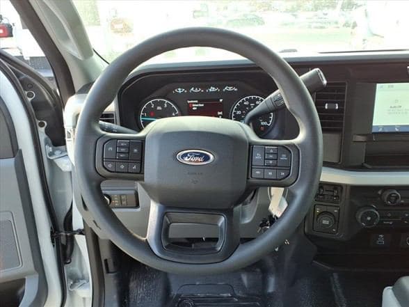 2026 Ford F550 image 16