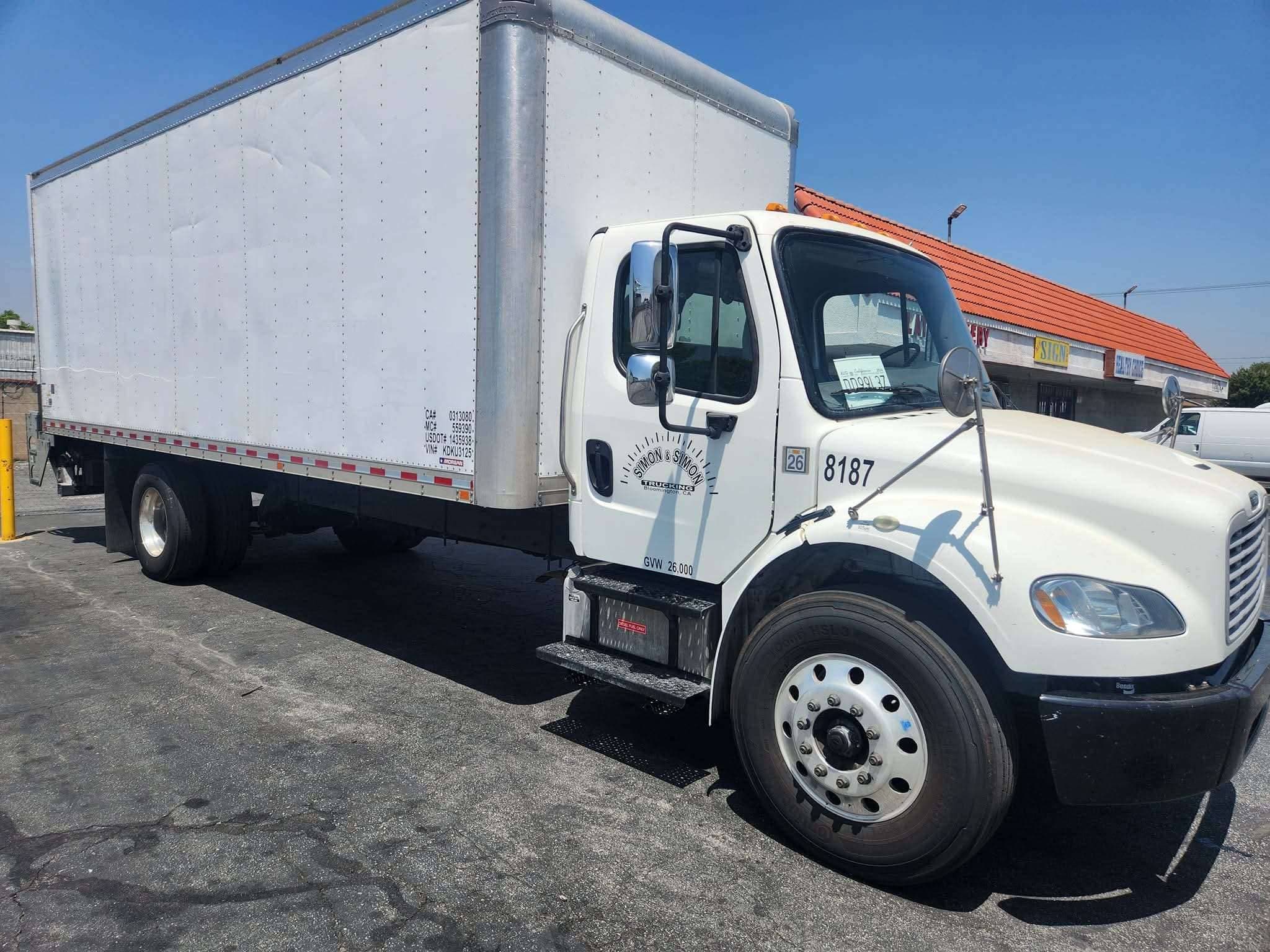 2019 Freightliner M2 image 4