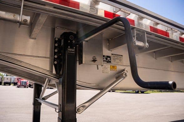 2026 Mac Trailer Mfg 1650 Cft image 5