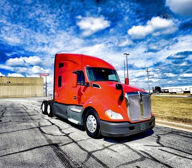 2021 Kenworth T680 image 5