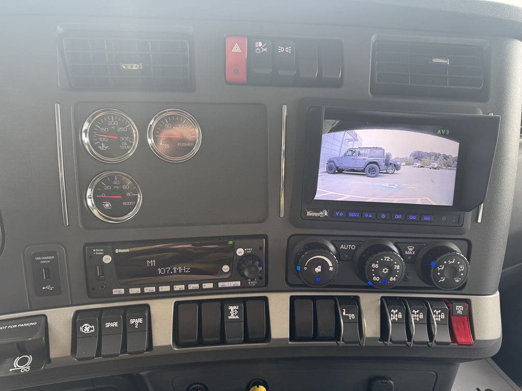 New 2026 KENWORTH T880 image 13