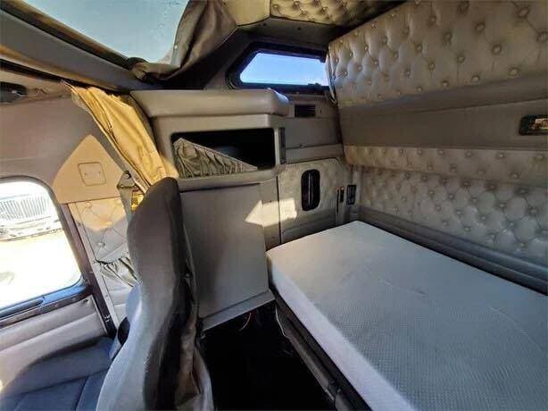 2005 KENWORTH W900 image 18