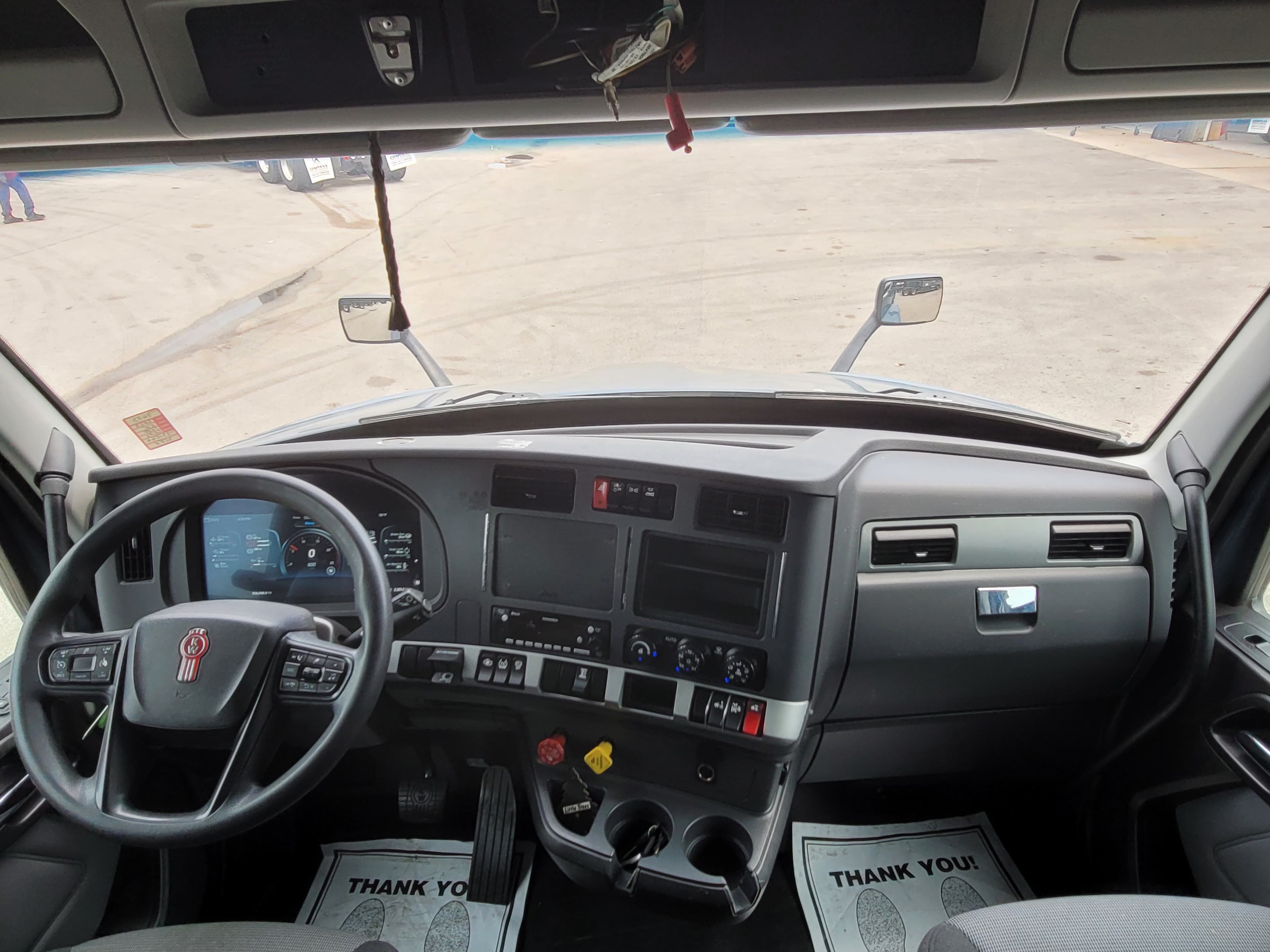 2023 Kenworth T680 image 10