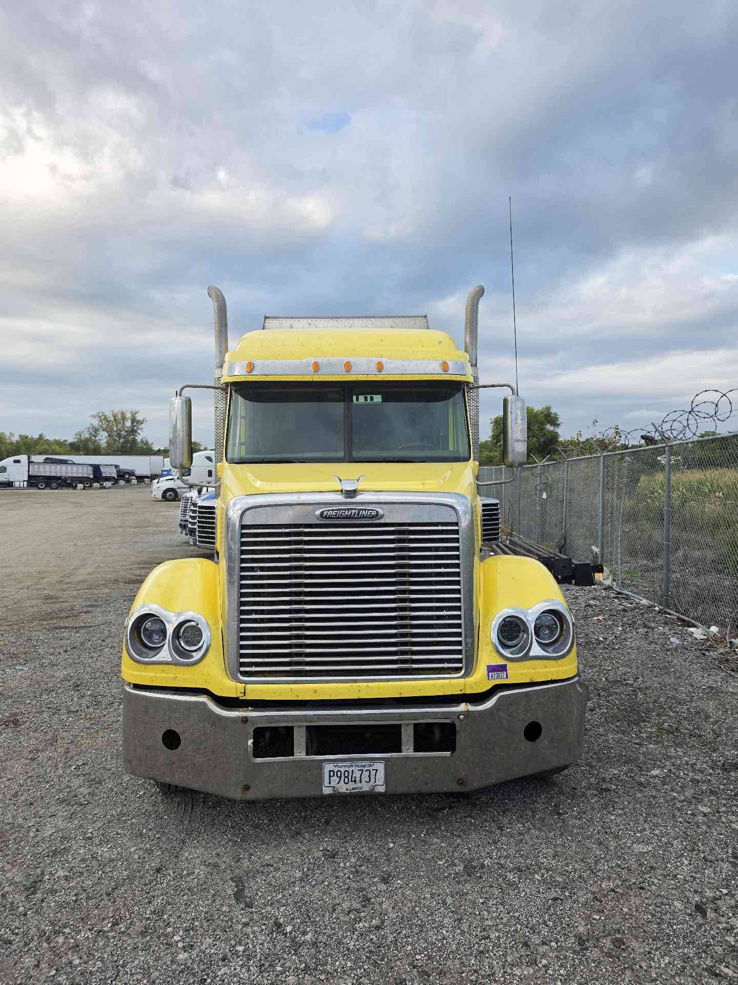 2018 Freightliner Coronado SD122 image 13