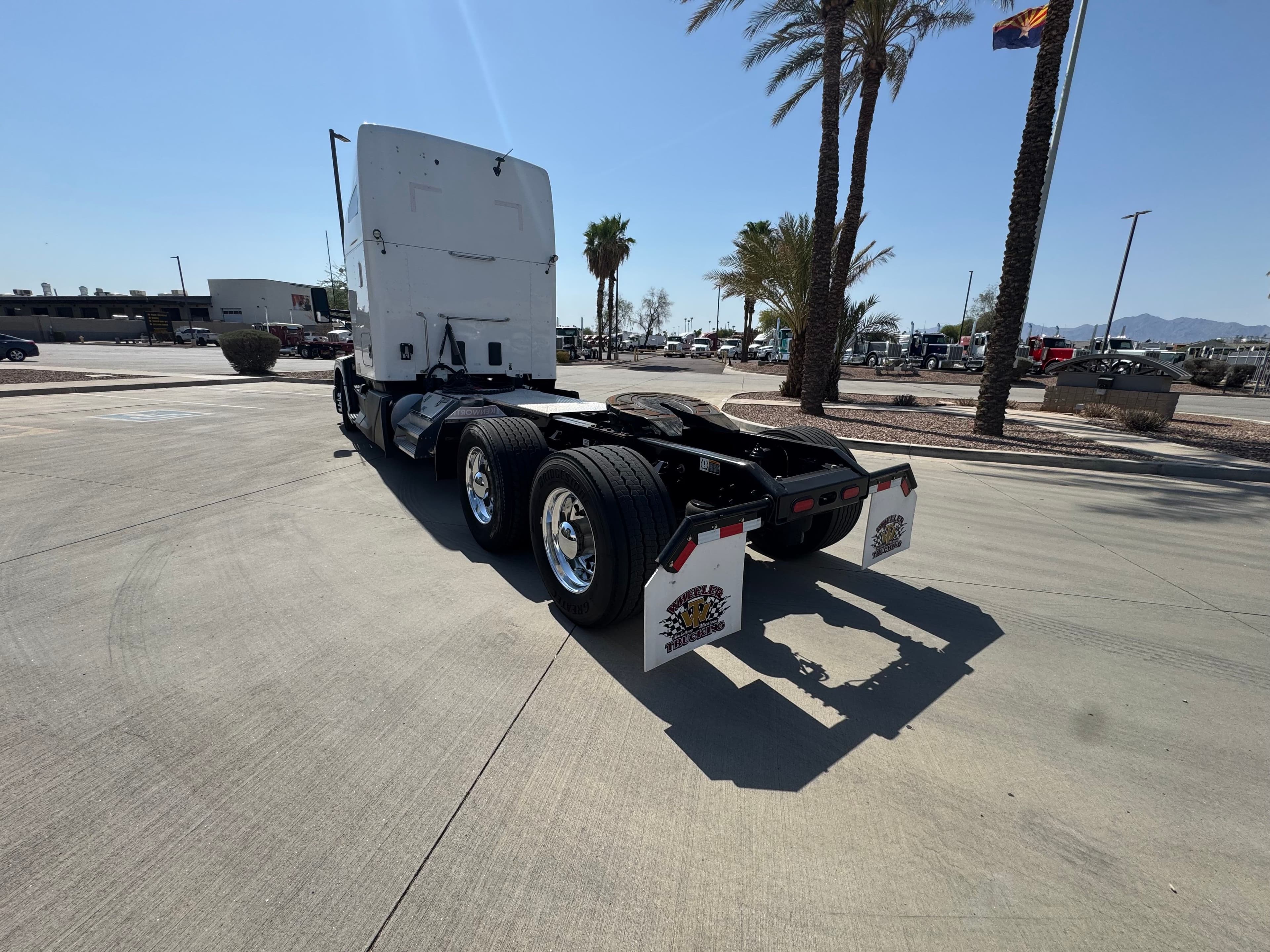2023 Kenworth T680 image 2