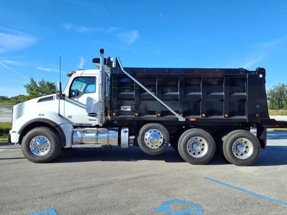 2026 Kenworth T880 image 4