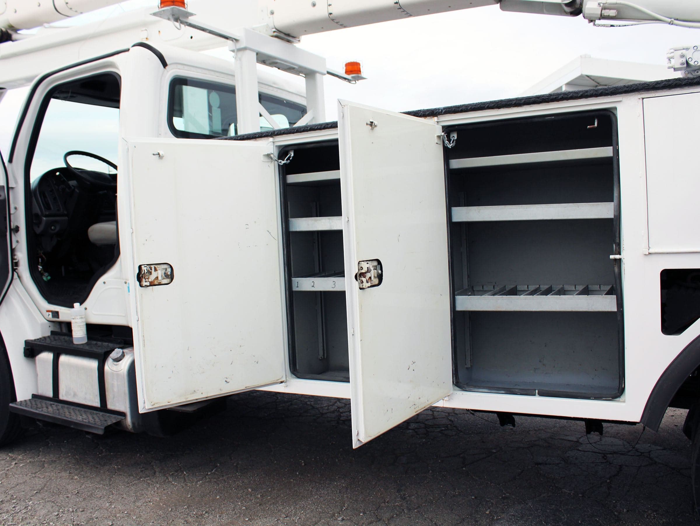 2015 Freightliner M2 image 12
