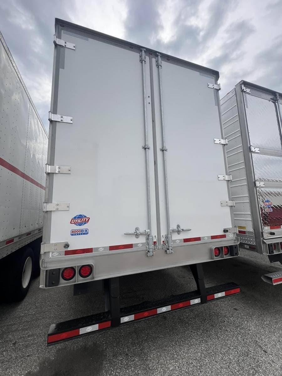 2018 Utility 4000D-X image 5