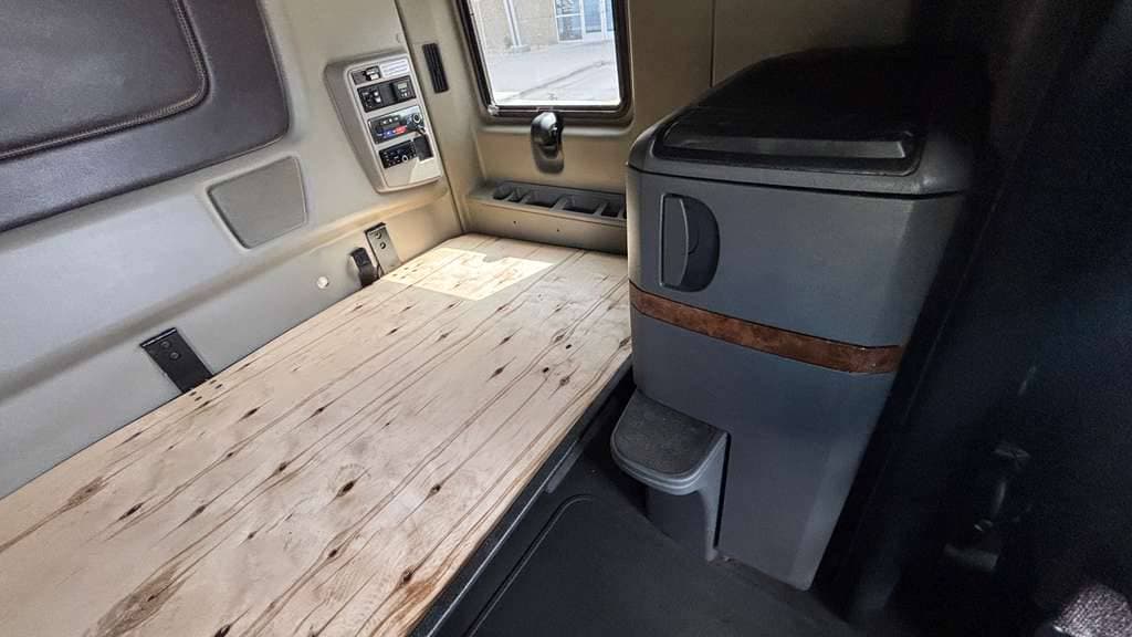 Used 2021 INTERNATIONAL LT625 image 27