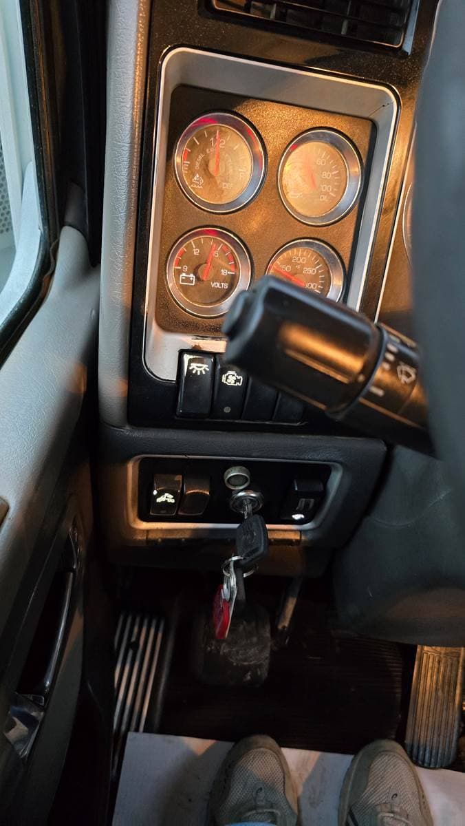 2018 Kenworth W9 Series image 9