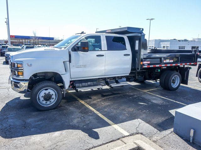 2024 Chevrolet Silverado 4500HD Work Truck image 2