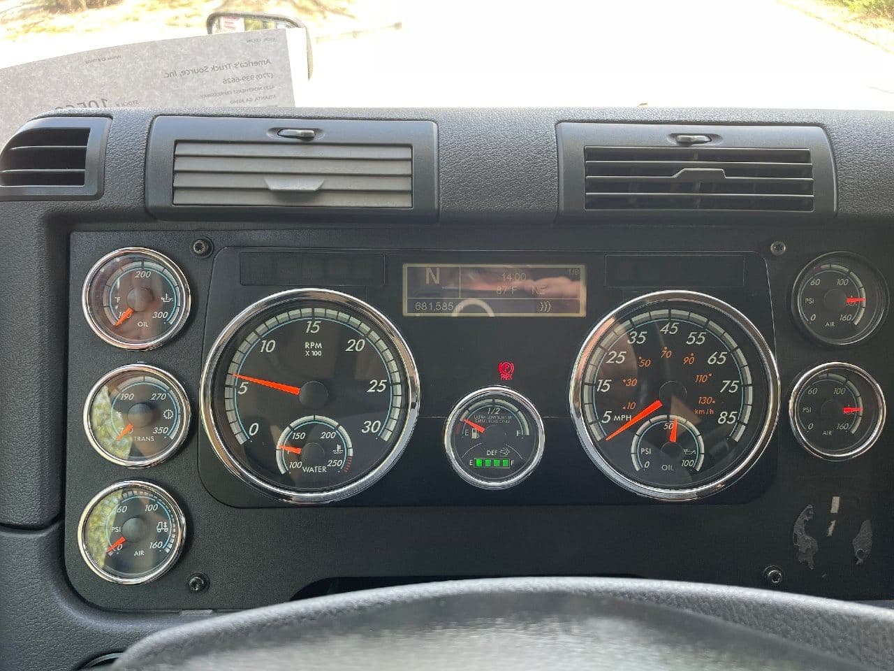 2020 Freightliner Cascadia image 23