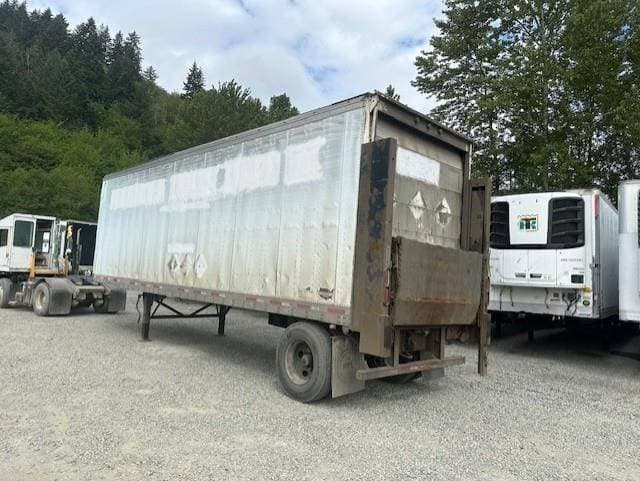 1999 Wabash 32’ ROLL DOOR DRY VAN WITH LIFT GATE Dry Van Trailer image 3